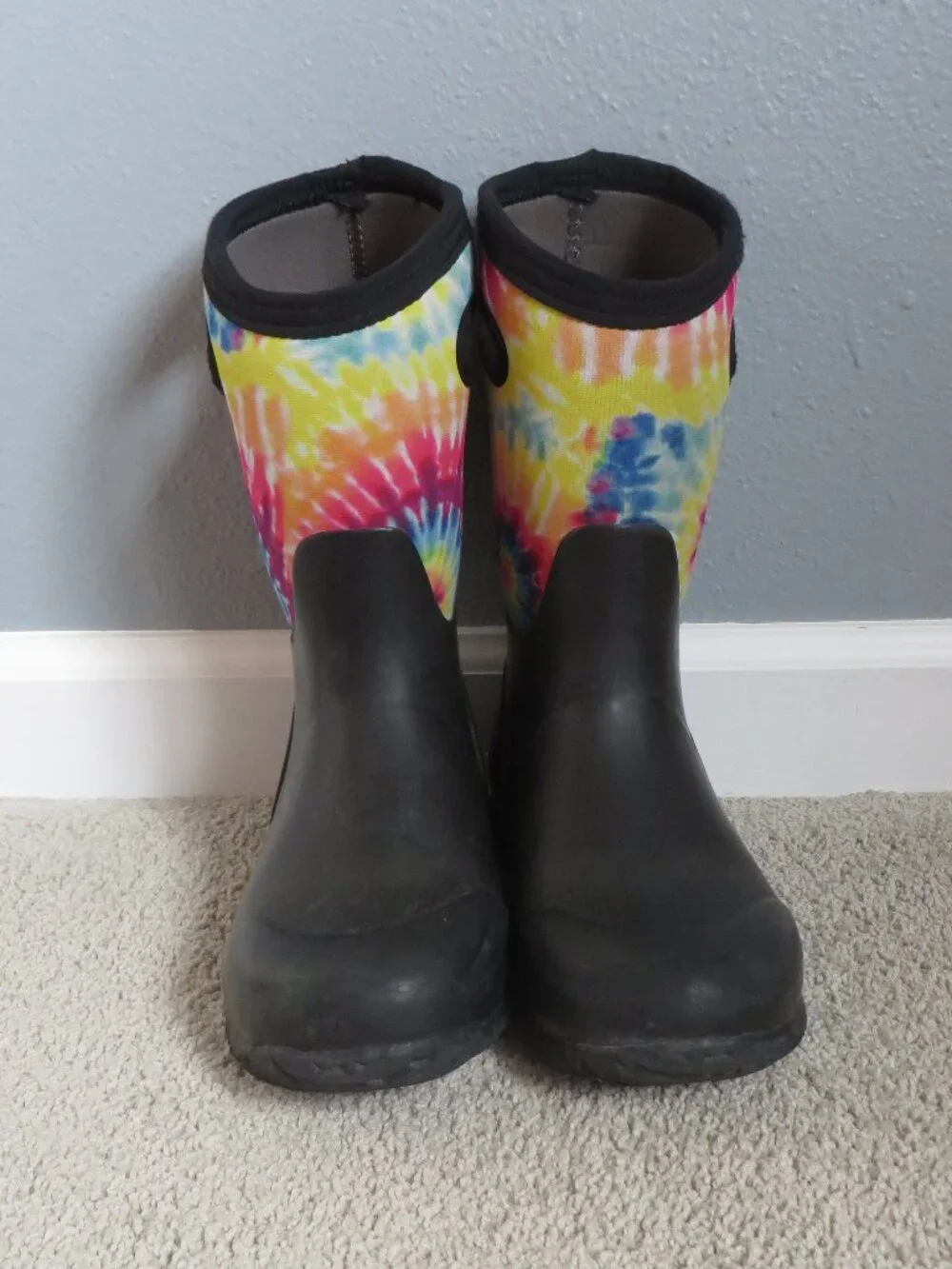 Bogs Kids Rain/Snow Boots Size 2 Youth Black With Multicolor Tie-Dye Cuff